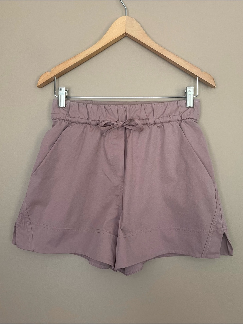 {Lululemon} Cinchable Waist High-Rise Woven Short 3.5" in Twilight Rose - Small